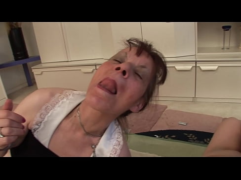 ❤️ Duo aviam et unum avum habent threesome at porn la.verhentai.ru